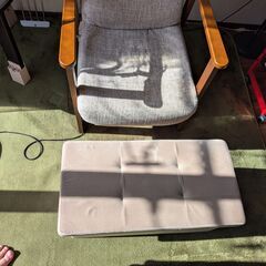 募集中／c／ チェア イス ニトリ 美品 綺麗 オットマン 利用の収納ケース付きの画像