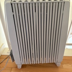 難あり　デロンギ　オイルヒーター TDD0915W リモコンとカバー付の画像