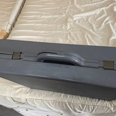 BBQテーブルとイスの画像