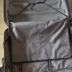 スーツケース 東急ハンズ hands＋　81L  
軽量  完動品　鍵付き　コマ交換可能タイプの画像