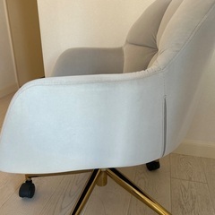 グレー ゴールド 椅子の画像