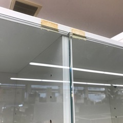 本棚、飾り棚 ガラス扉付きの画像