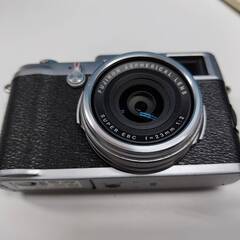 FUJIFILM FinePix X100 デジタルカメラ/シルバー/富士フイルムの画像