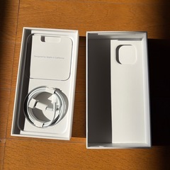 Apple iPhone 14の箱及び付属品の画像