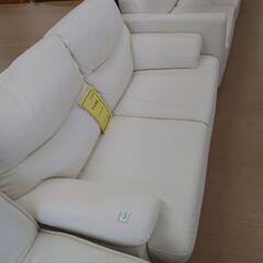 リユースのサカイ浦和店 【F374】★ソファ 2人用 ホワイトの画像