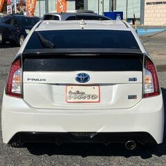 【自社ローン】★保証人なし★全国対応★プリウス SツーリングセレクションＧ‘ｓ★パール★スマートキー★純正ナビ★ETC★Bカメラの画像