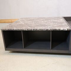 arflex(アルフレックス)のARENA(アレーナ) センターテーブルです。多彩な素材づかいでリビング空間をラグジュアリーに彩るスタイリッシュな大理石コーヒーテーブル。の画像
