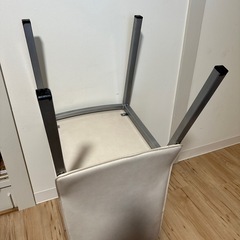 椅子 白の画像