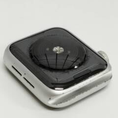 Apple Watch Nike SE 第1世代/GPS/40mm/A2351/シルバー〈MYYD2J/A〉の画像