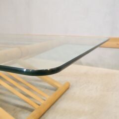 HASLEV(ハスレヴ)社の廃番稀少品、Rise＆Fall(ライズアンドフォール)リビングテーブルです。ベルト部分を好みの位置で締めることでテーブルの高さを調整できる昇降式ガラステーブル。の画像