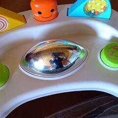 押して飛び出すおもちゃの画像