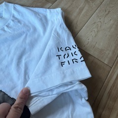 UNIQLO UT×Kaws✨コラボ✨メンズTシャツ✨の画像