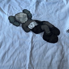 UNIQLO UT×Kaws✨コラボ✨メンズTシャツ✨の画像