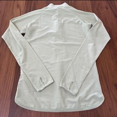 【着用1回】ラッシュガード uv グリーン Mサイズの画像