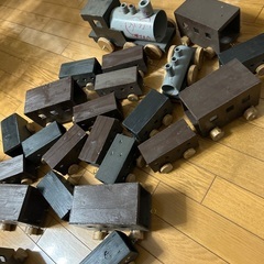 ハンドメイド　あじのある木のおもちゃ　汽車　SLの画像