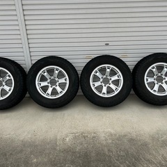 スタッドレスタイヤ　265/65R17の画像