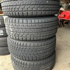 スタッドレスタイヤ　265/65R17の画像