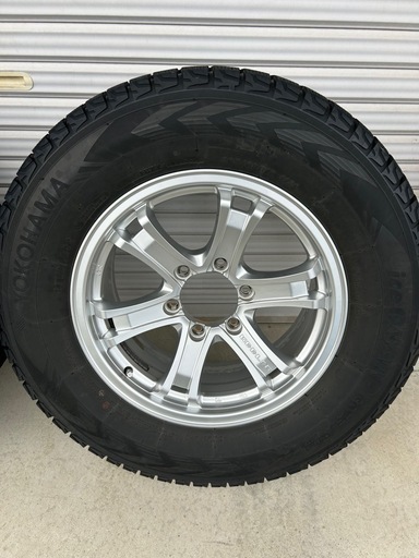 最終値下げ　スタッドレスタイヤ　265/65R17