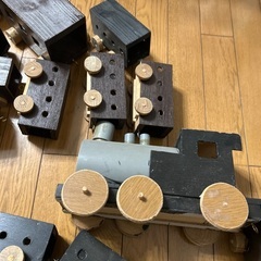 ハンドメイド　あじのある木のおもちゃ　汽車　SLの画像