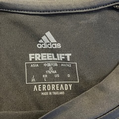 A2511-485 adidas Tシャツ 半袖 ブラック Lサイズ 保管汚れ有り の画像