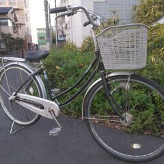 26インチのママチャリです。前タイヤ新品、ＬＥＤオートライト、内装３段ギア付です。の画像