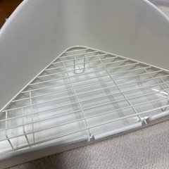 【まとめ売り】うさぎ飼育セット / トイレ・給水ボトル・牧草入れ・グルーミング用品など / 引取限定 ペット用品の画像