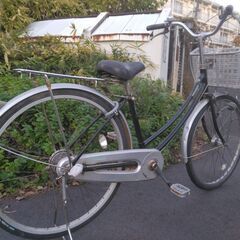 26インチのママチャリです。前タイヤ新品、ＬＥＤオートライト、内装３段ギア付です。の画像