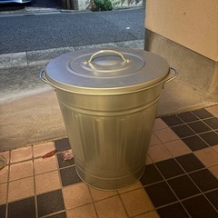 【12/7まで掲載】蓋付きゴミ箱(外用)の画像