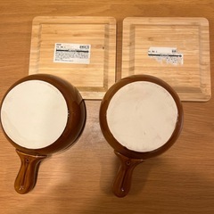 ニトリ　グラタン皿と敷物のセット
の画像