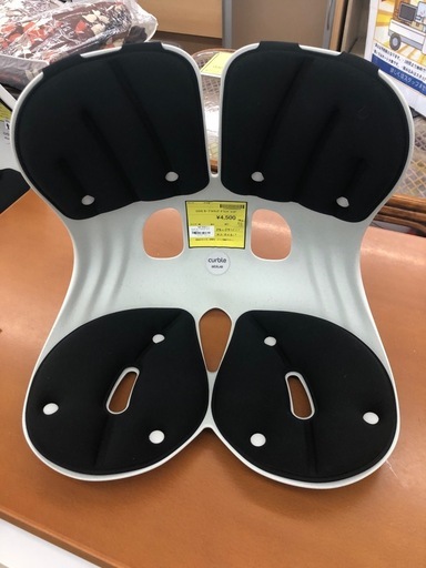 【ドリーム川西店御来店限定】☆ジモティー見たよ♪割引☆  COS カーブルチェア グランドレッド  クリーニング済み 【99560000045374】