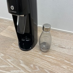 ソーダストリームの電動式炭酸水メーカー「Spirit One Touch」の画像
