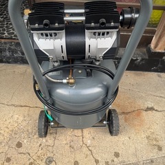 アストロプロダクツ　サイレンエアーコンプレッサー　の画像