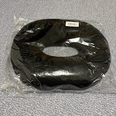 新品未使用品　ドーナツ型クッション　ブラック
