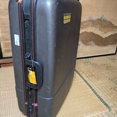 スーツケース　75×57×27センチの画像