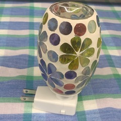 美原店 イシグロ モザイクガラス アロマライト コンセント型 おしゃれ インテリア　足元灯の画像