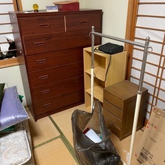 家具やタンス欲しい方問い合わせお願いしますの画像