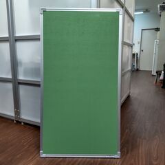 掲示板 藤木工業 約60cm x 約110cm ２枚セットの画像