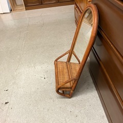 サ2511-487 ラタン 壁掛けドレッサー キズ汚れ有りの画像