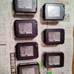 さしあげます■中古■makitaマキタの電動草刈り機✕4台まとめて■訳ありジャンク■充電器やナイロンコードもおつけしますの画像