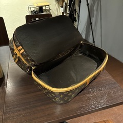 古いボストンバックの画像