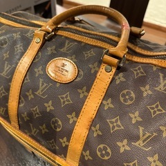 古いボストンバックの画像