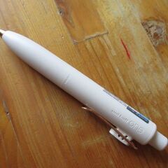 三菱鉛筆ゲルボールペン　uniballONE　P0.5　ヨーグルト　新品　断捨離中！の画像