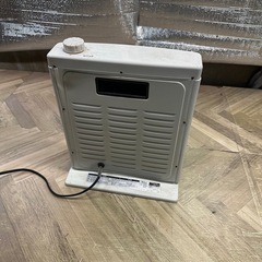電気ストーブ白の画像