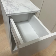 2口コンセント付き　サイドテーブルラック の画像