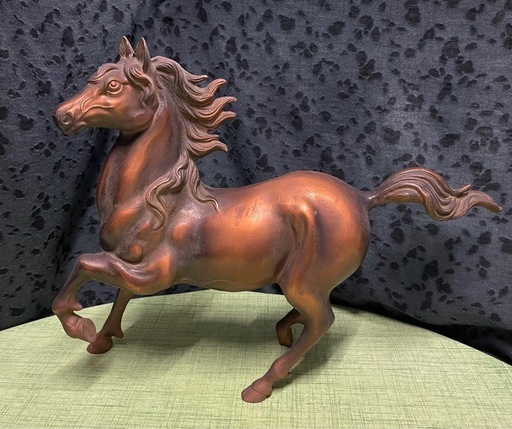 馬の置物　鉄製
