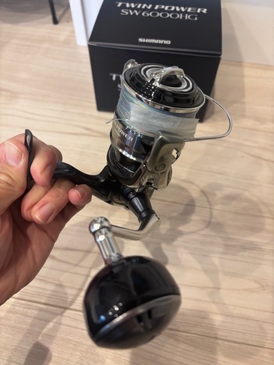 新品同様　ツインパワー　２１　ＳＷ６０００HG　 ＰＥ３号３００付き