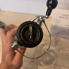 新品同様　19 ストラディック　4000MHG　リール STRADIC SHIMANO シマノ　の画像