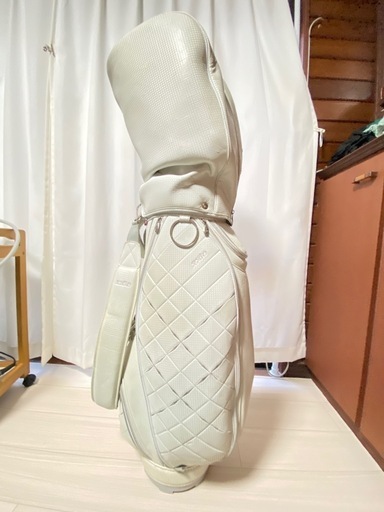 ゼクシオ白　ゴルフバッグ