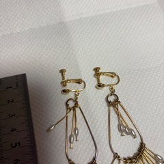アンティーク調揺れるイヤリングの画像