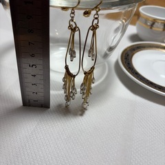 アンティーク調揺れるイヤリングの画像